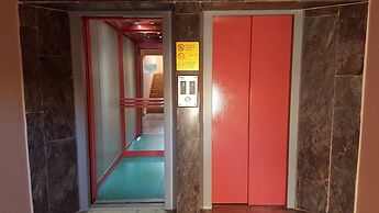 Golden Moon Apart Hotel