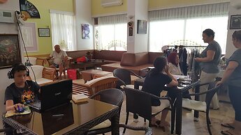 Golden Moon Apart Hotel