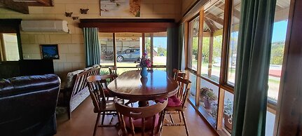 Eastern Reef Cottages