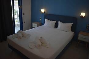 Christina Studios & Apartments