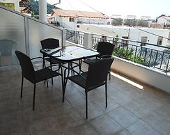 Christina Studios & Apartments