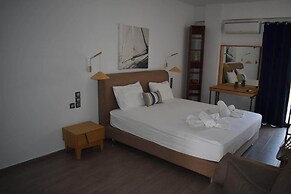 Christina Studios & Apartments