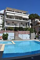 Christina Studios & Apartments