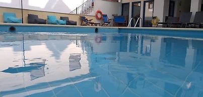 Christina Studios & Apartments