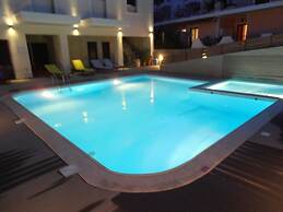 Christina Studios & Apartments