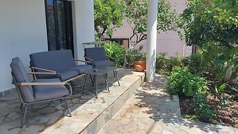 Christina Studios & Apartments