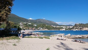 Christina Studios & Apartments