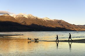 Kinloch Wilderness Retreat