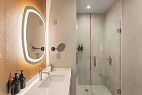 Hotel Indigo Baton Rouge Downtown by IHG