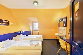 Bed'nBudget Expo-Hostel Rooms