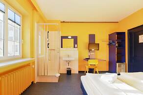 Bed'nBudget Expo-Hostel Rooms