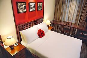 Butterfly on Wellington, Central