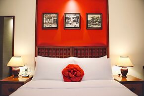 Butterfly on Wellington, Central