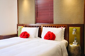 Butterfly on Wellington, Central