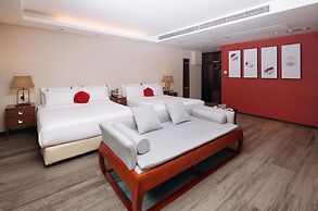 Butterfly on Wellington, Central