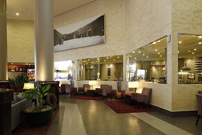 Golden Tulip Hail