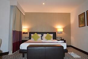 Golden Tulip Hail
