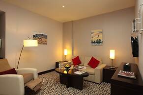 Golden Tulip Hail