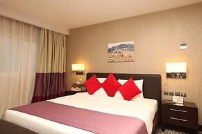 Golden Tulip Hail