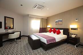 Golden Tulip Hail