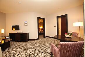 Golden Tulip Hail