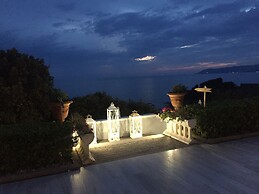 Grand Hotel Villa Parisi