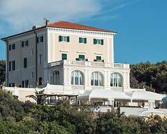 Grand Hotel Villa Parisi
