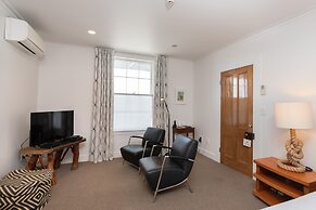 The Old Oak Boutique Hotel