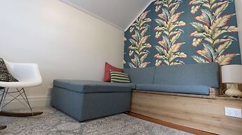 The Old Oak Boutique Hotel