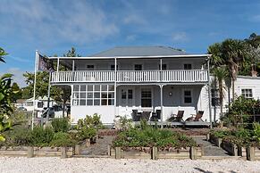 The Old Oak Boutique Hotel