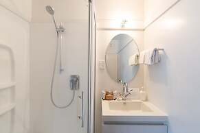 The Old Oak Boutique Hotel