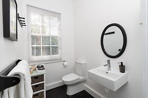 The Old Oak Boutique Hotel