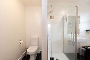 The Old Oak Boutique Hotel