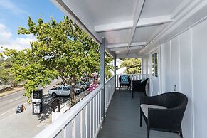 The Old Oak Boutique Hotel