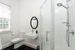 The Old Oak Boutique Hotel