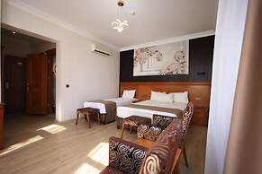 Hotel New House