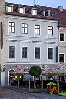 Hotel Arcade