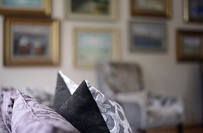 The Saint James on Venice Luxury Guest House