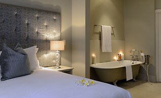 The Saint James on Venice Luxury Guest House