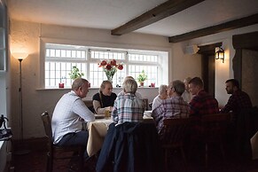Village House Coaching Inn