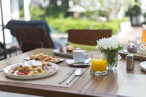 Woodlands Suites Serviced Residences