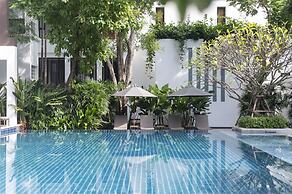 Woodlands Suites Serviced Residences