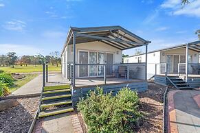 Lake Hume Holiday Park