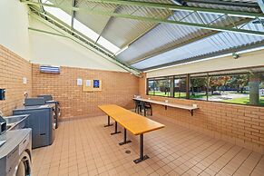 Lake Hume Holiday Park