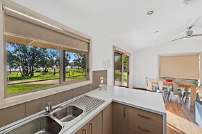 Lake Hume Holiday Park