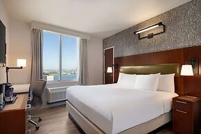 DoubleTree by Hilton New York Downtown