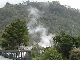 Pohutu Lodge Motel