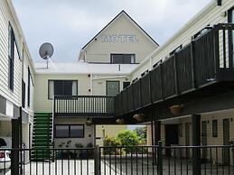 Pohutu Lodge Motel