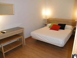 Dormavalència Hostel