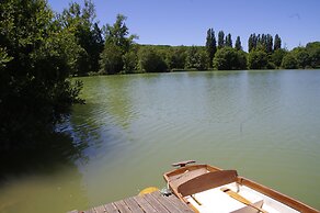 Logis Hôtels Domaine du Châtelard